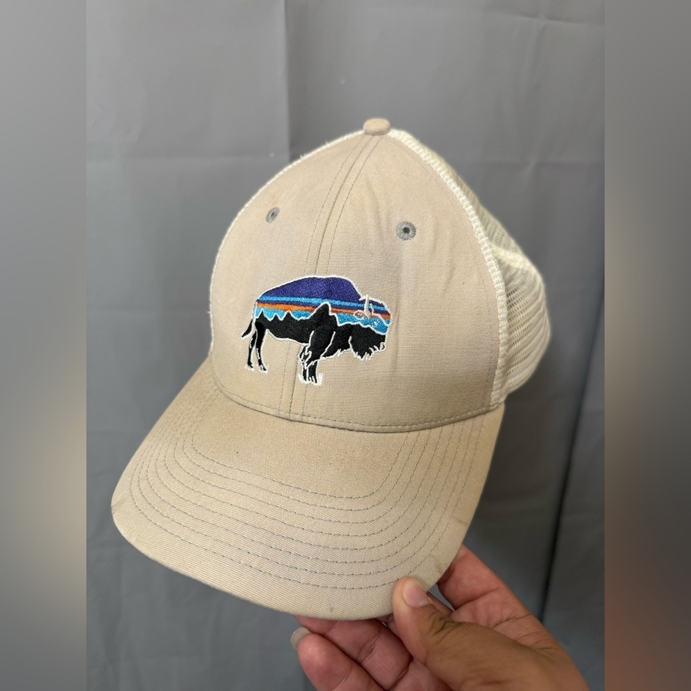 Patagonia Hat Cap Snap Back Mesh Fitz Roy Bison Buffalo Beige One Size Trucker